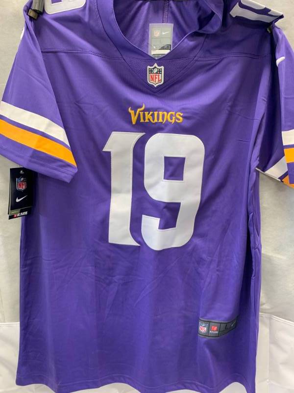 lot 76 image: Minnesota Vikings Adam Thielen Jersey SIze Large New with Tags