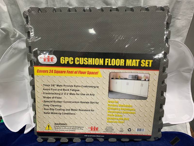 lot 90 image: 6pc Shop Gym Garage Floor Mat Set
