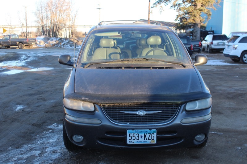 1999 Chrysler Town & Country Limited AWD