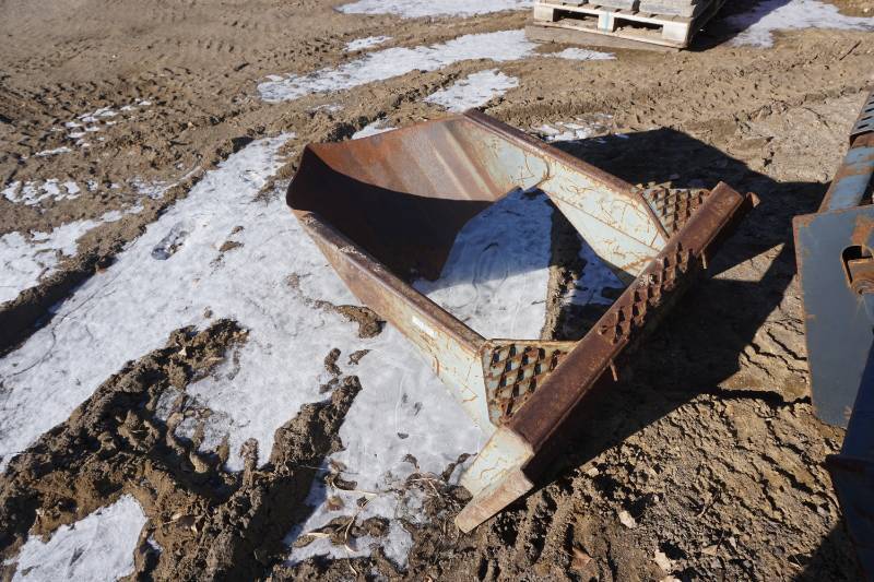 Virnig Brand Universal Mount Bobcat Skid Loader Skid Steer Heavy Duty Landscapers U Blade