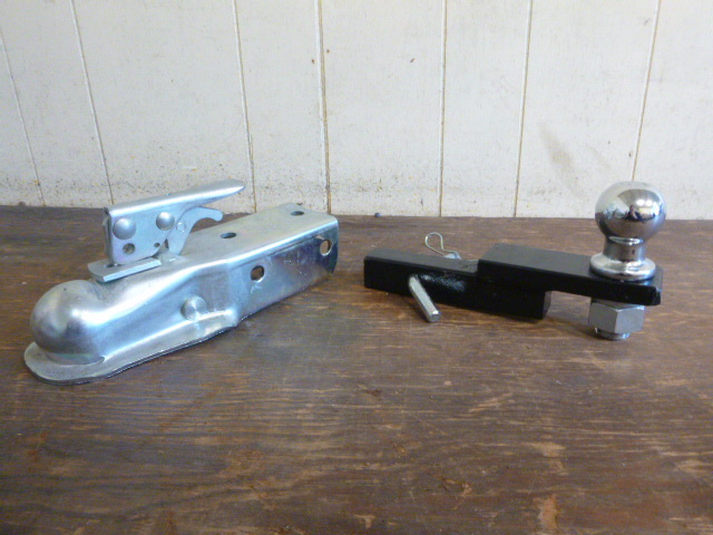 lot 11 image: NEW Ball Mount and Coupler