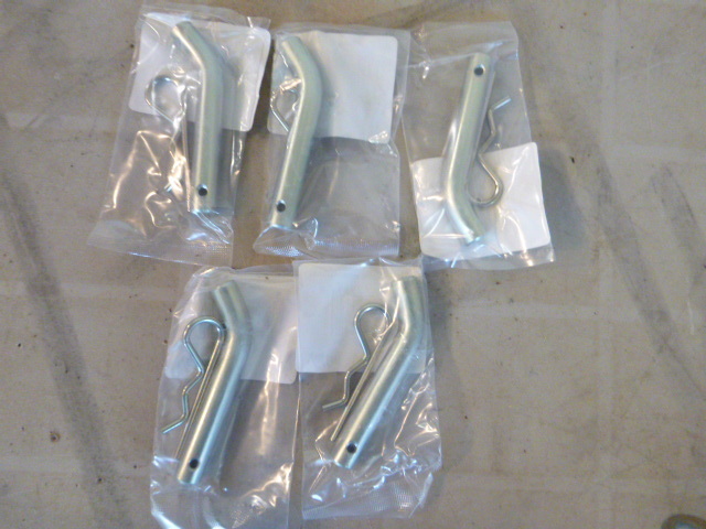 lot 23 image: 5 Valley Hitch Pins