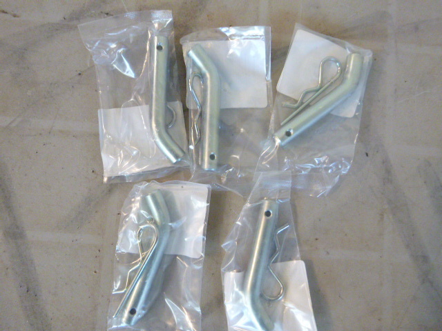 lot 25 image: 5 Valley Hitch Pins