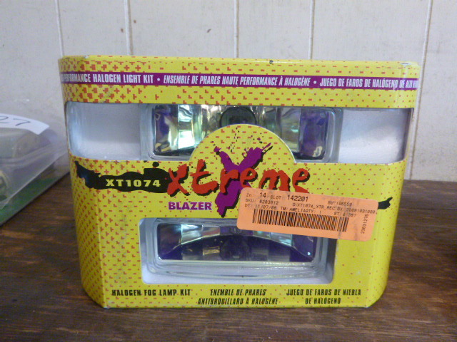 lot 30 image: Blazer Xtreme Series Halogen Fog Light Kit