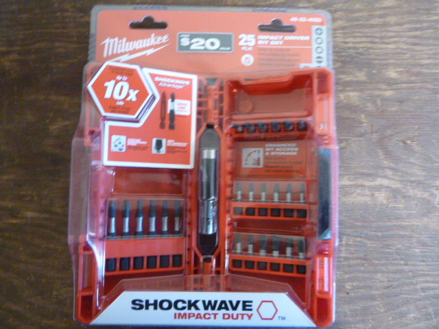 lot 37 image: Milwaukee Impact Driver Bit Set