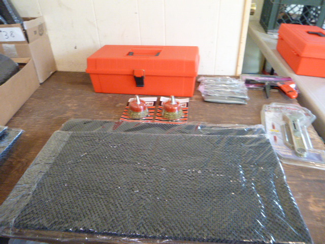 lot 41 image: NEW Garage Items