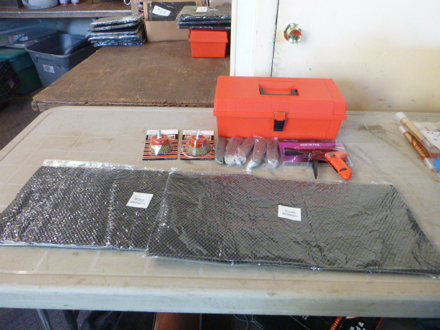 lot 42 image: NEW Garage Items