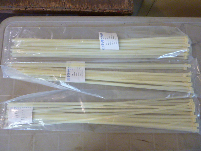 lot 47 image: 32 Cable Ties