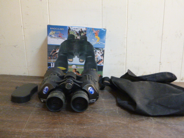 lot 78 image: Dreaker Cobra Binoculars