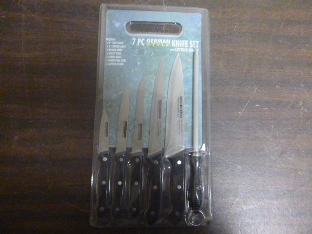 lot 87 image: 7 Piece German Style Knife Set