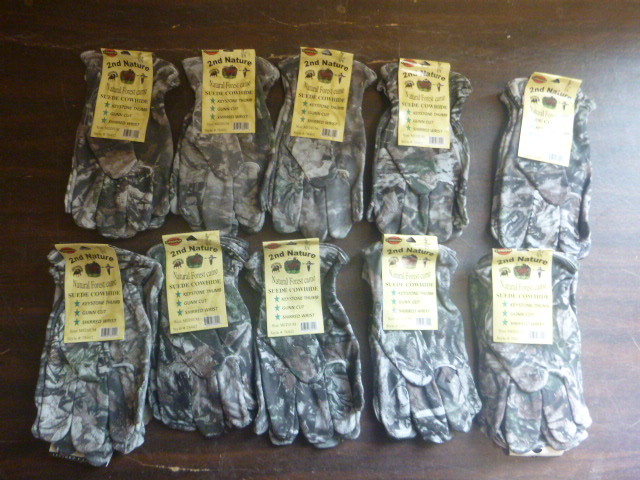 lot 146 image: 12 Pair of Cordova Natural Forest Camouflage Suede Cowhide Gloves