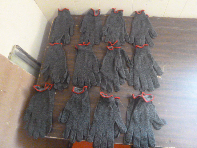 lot 148 image: 12 Pair of Work Gloves