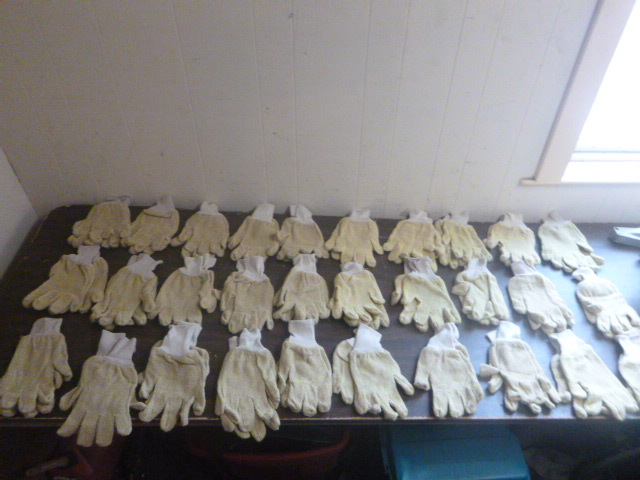 lot 152 image: 30 Pair of Work Gloves