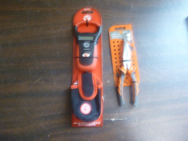 lot 161 image: 50 Lb. Digital Scale and Bent Nose Pliers