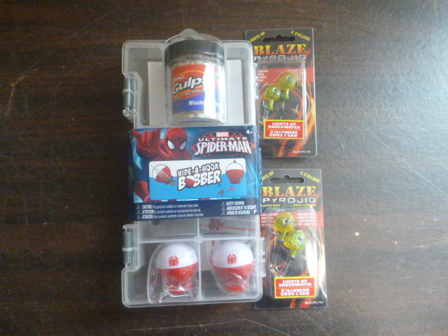 lot 184 image: Shakespeare Marvel Ultimate Spiderman Hide-A-Hook Bobber Kit