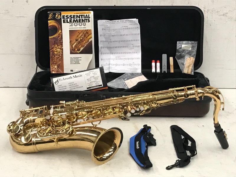 Accent Saxophone With Case