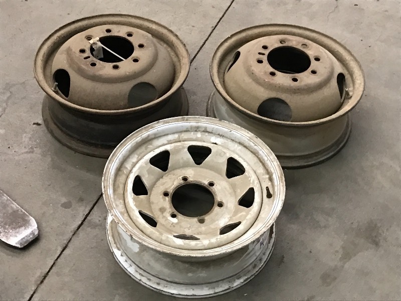 lot 14 image: Lot Of (3) Steel Rims