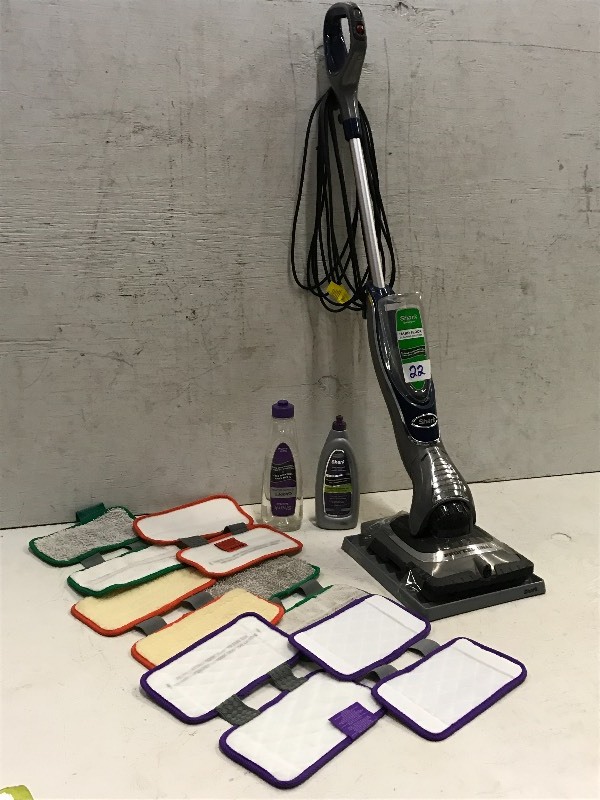 lot 22 image: Shark Hard-Surface Floor Cleaner