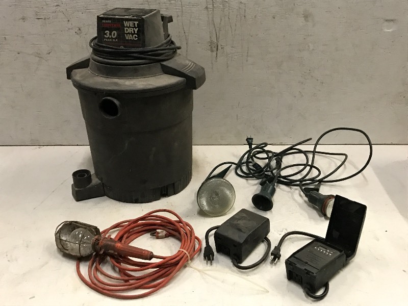 lot 32 image: WetDry Vac, Electric Cords, Etc