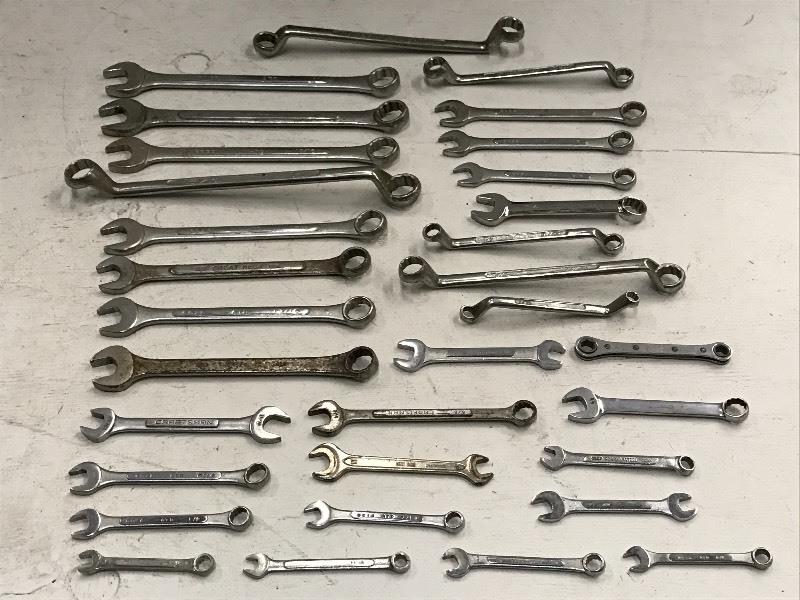 lot 52 image: Lot Of Assorted Wrenches