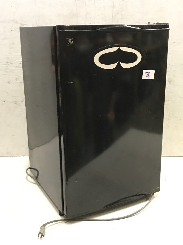 lot 76 image: GE Mini-Fridge