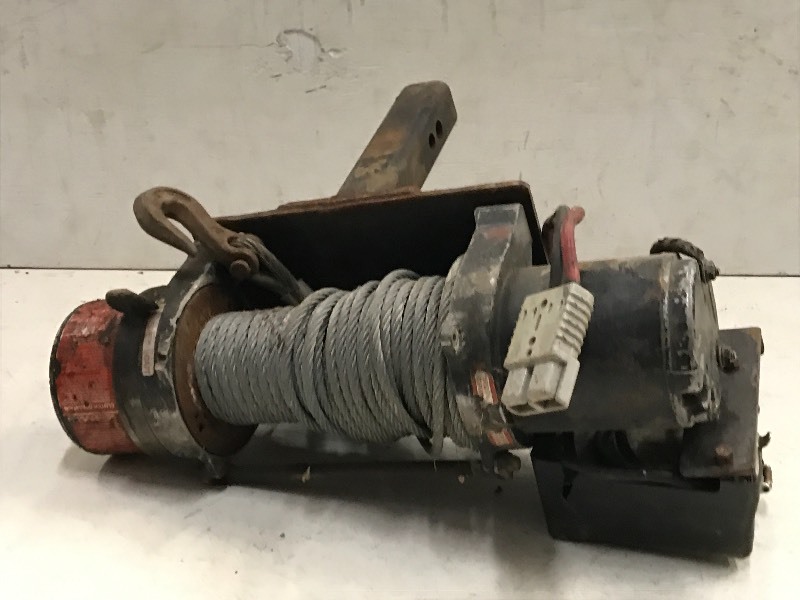 lot 81 image: Ramsey Receiver-Mount Winch