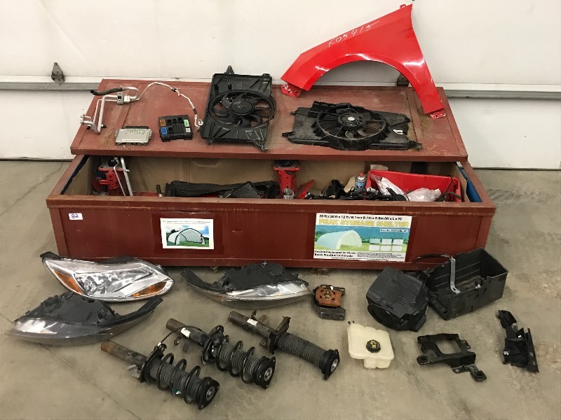 lot 82 image: 8ft Steel Shipping Crate With Ford Focus Parts
