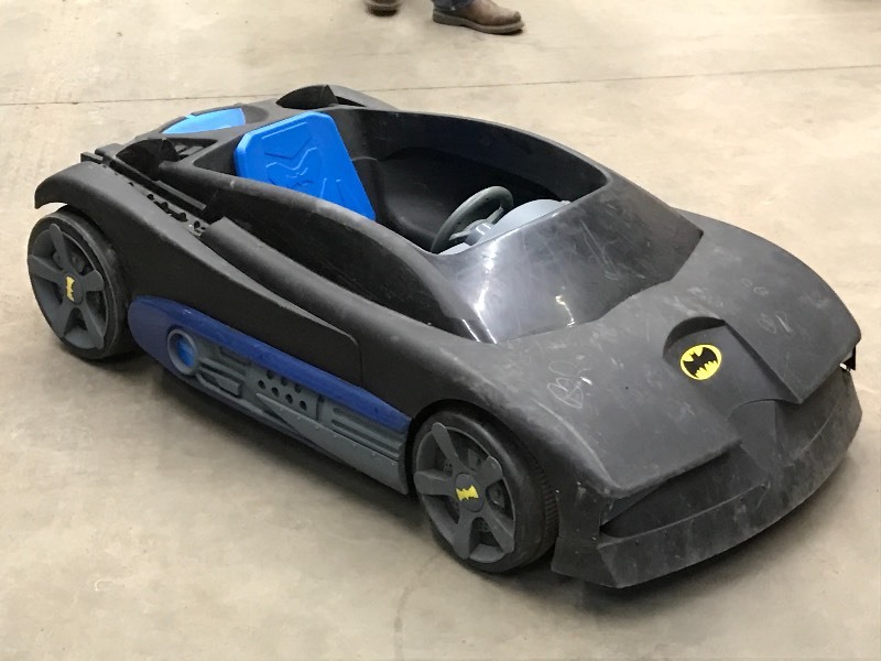 lot 94 image: Batmobile PowerWheels