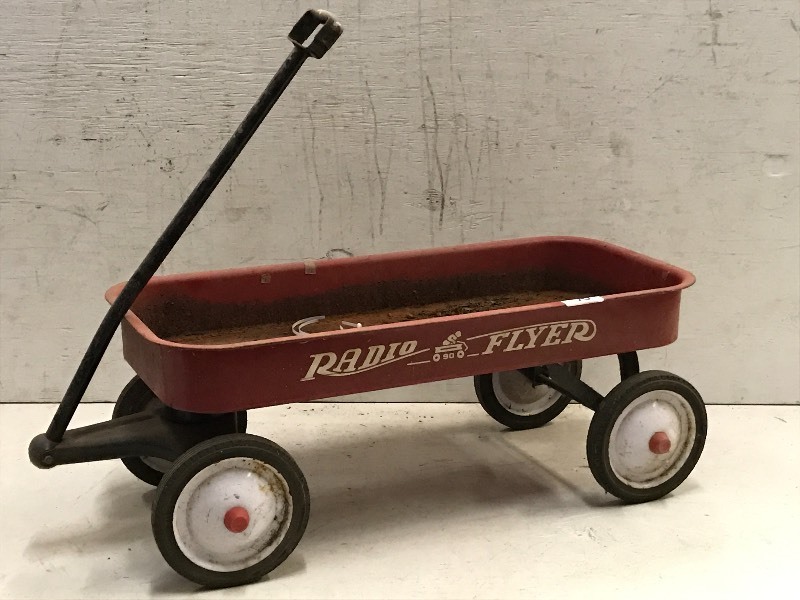 lot 96 image: Radio-Flyer Steel Wagon