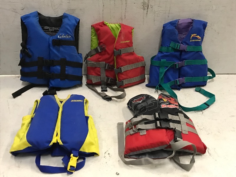 lot 108 image: Assorted Life Vests