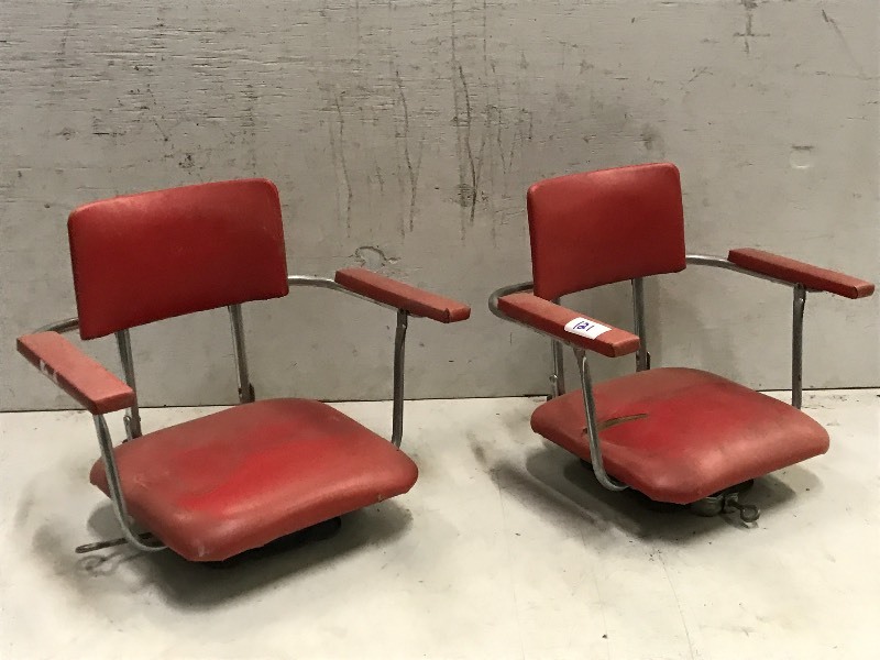 lot 121 image: (2) Folding Clamp-On Boat Seats