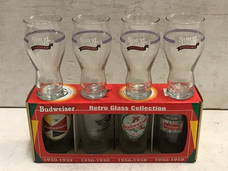 lot 126 image: (4) Sam Adams & (4) Budweiser Pilsner  Beer Glasses