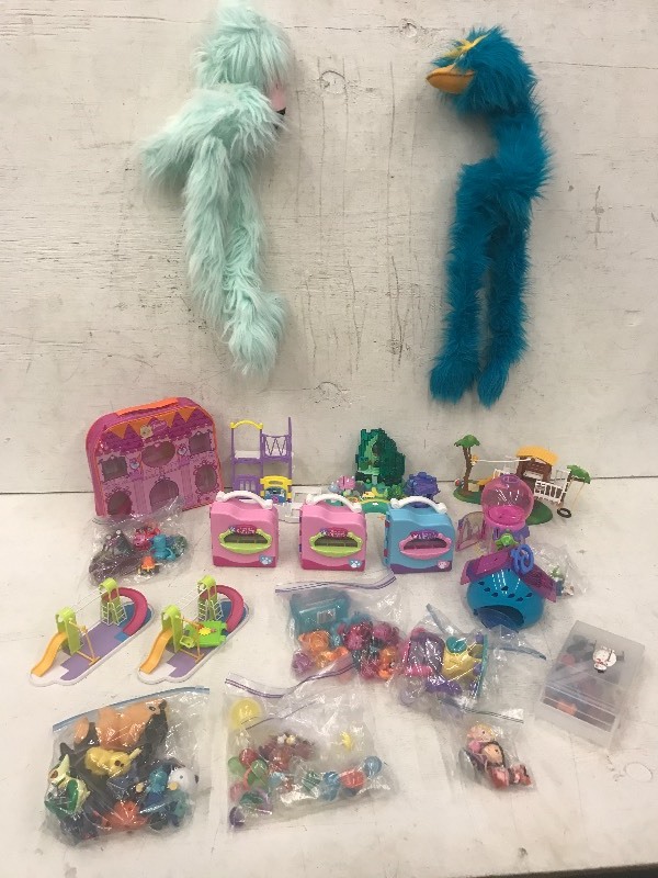 lot 150 image: Tote Of Assorted Childrens Toys