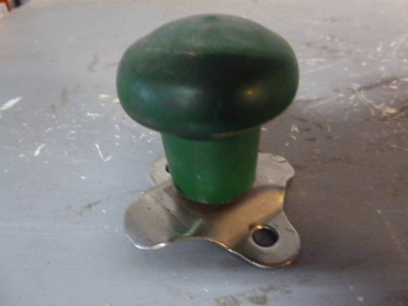 lot 28 image: Steering Wheel Knob