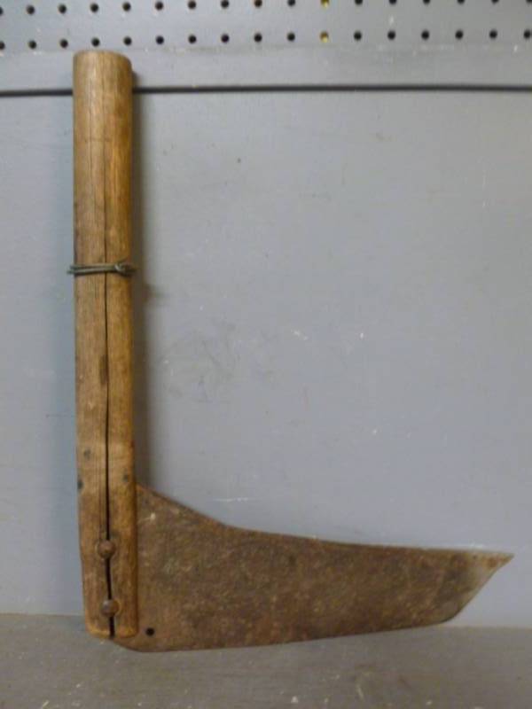 lot 29 image: Vintage Wheat Scythe