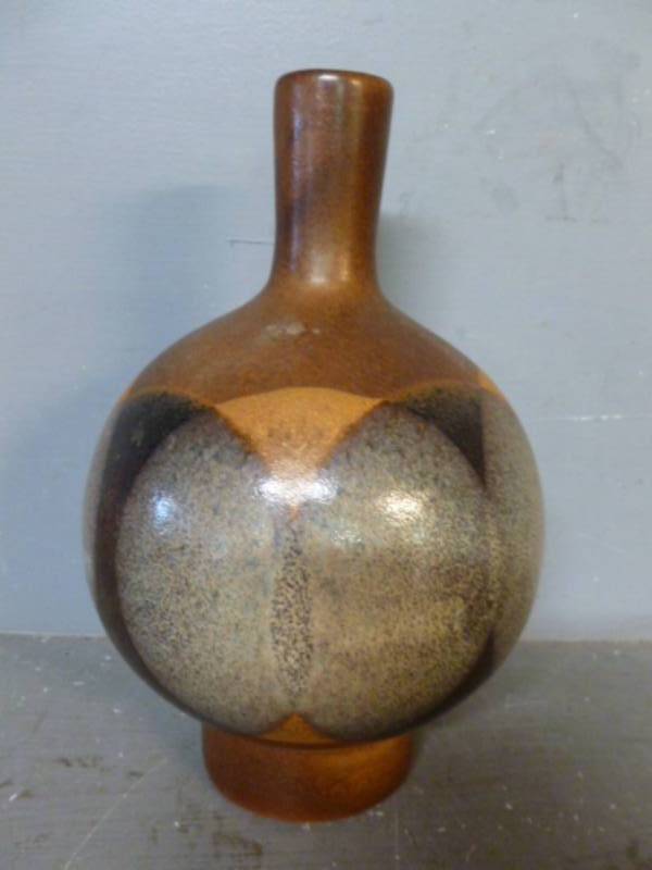 lot 30 image: Stoneware Vase