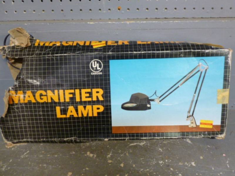 lot 43 image: Magnifier Lamp