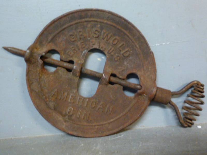lot 79 image: Antique Griswold