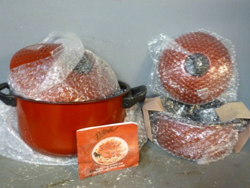 lot 89 image: New Pasta Pan Cook Set