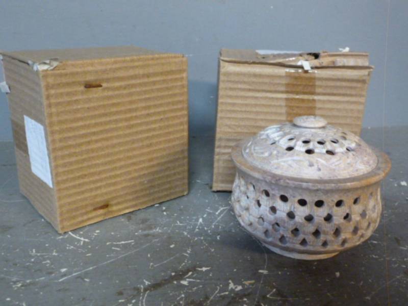 lot 90 image: New Stone Potpourri Pots