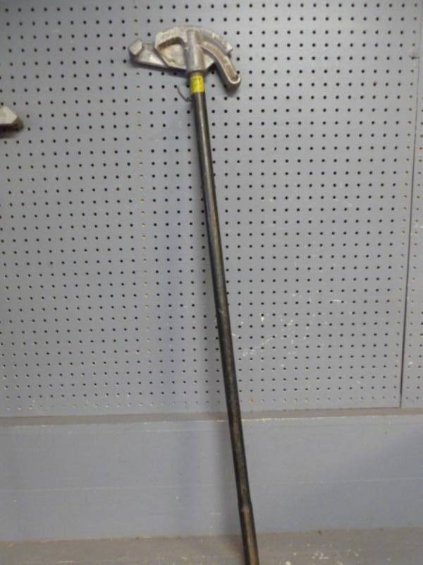 lot 132 image: Pipe Bender