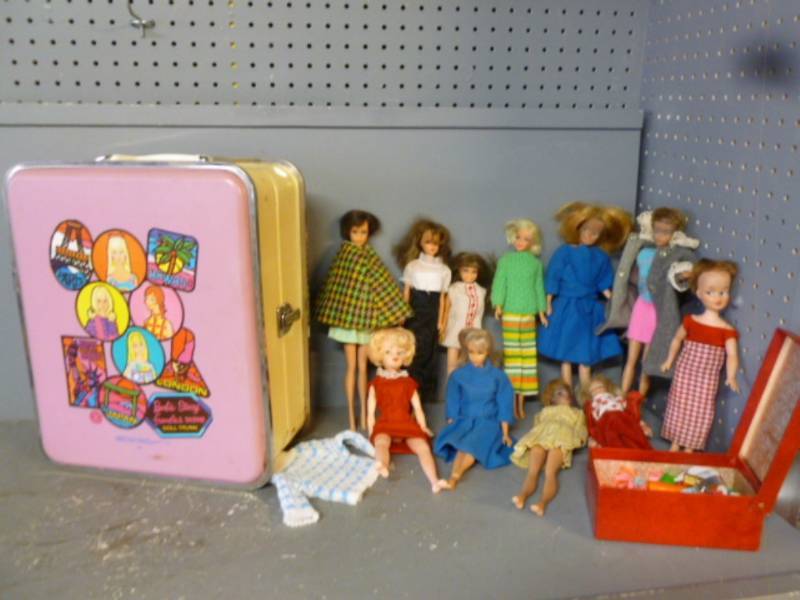 lot 147 image: Vintage Barbie Dolls