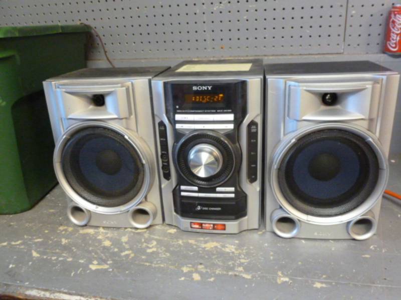 lot 167 image: Sony Shelf Radio