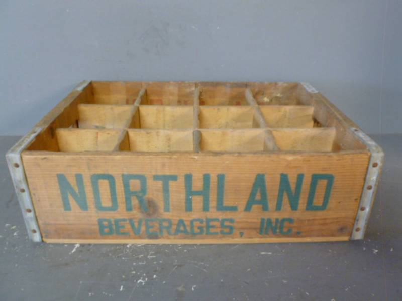 lot 176 image: Vintage Wooden Box