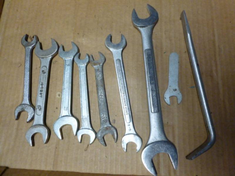 lot 202 image: Wrenches