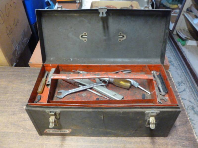 lot 208 image: Toolbox