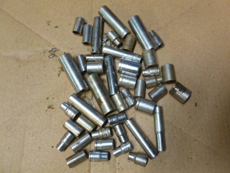 lot 217 image: Sockets
