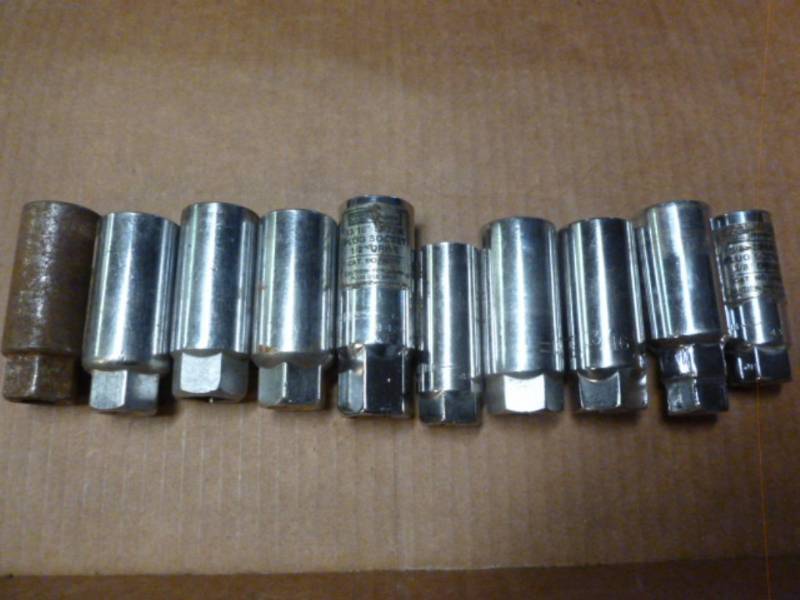 lot 222 image: Sockets