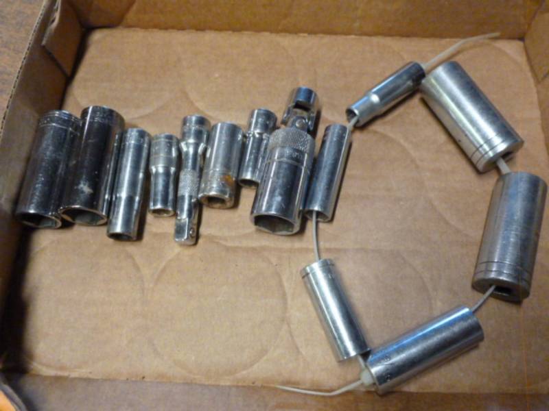 lot 225 image: Sockets