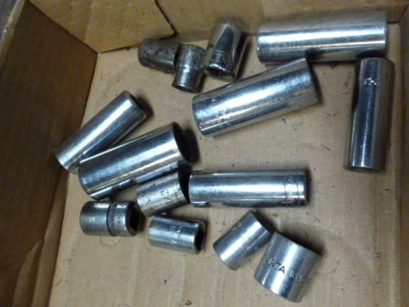 lot 229 image: Sockets